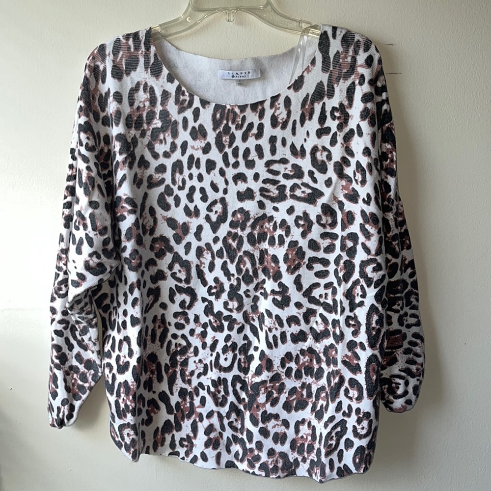 Liquid by Sioni L Sweater Pullover Leopard Print Round Scoop Neck